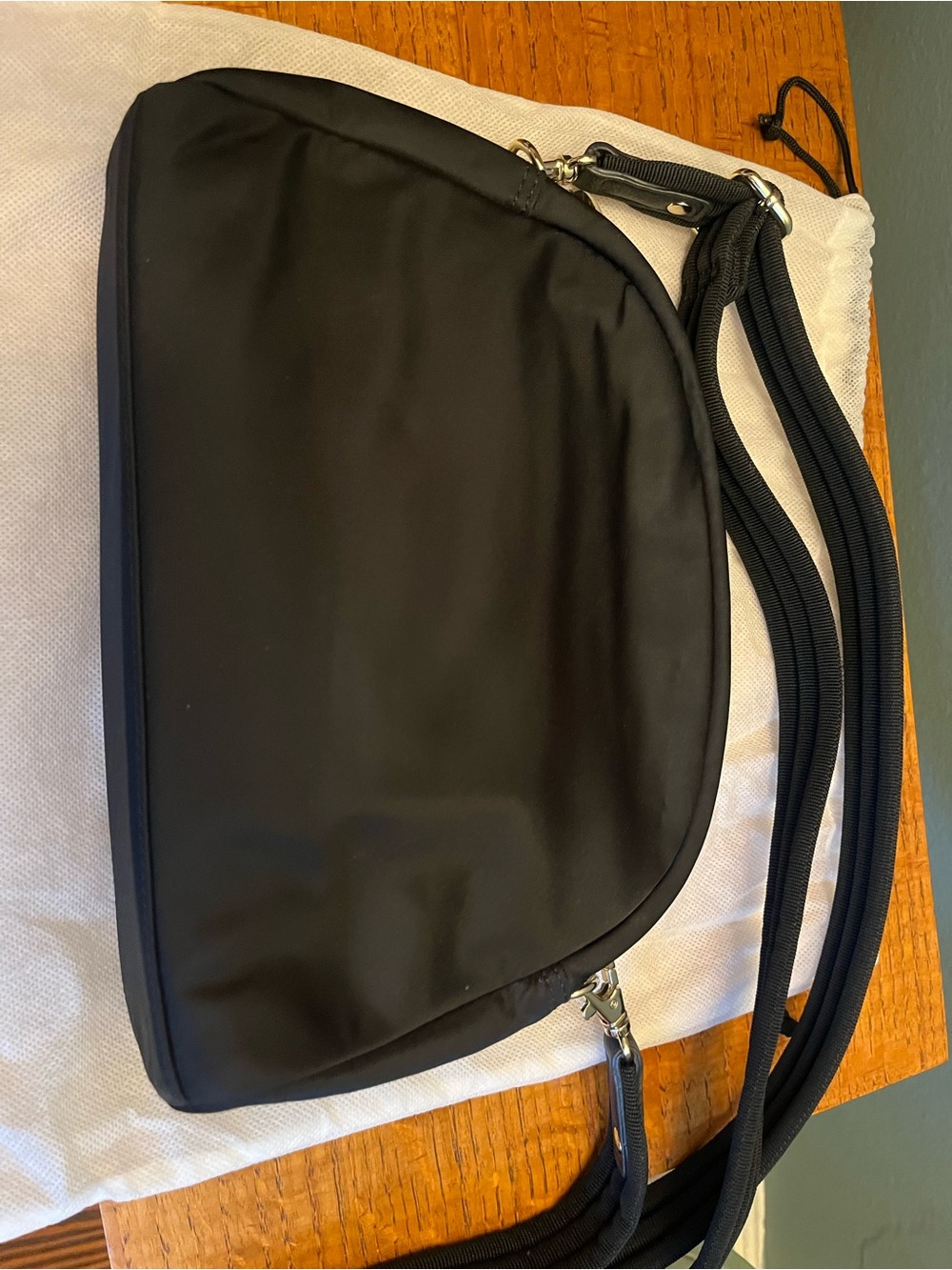 Lo & Sons Black Nylon Nouvelle Crossbody Bag- Gold hardware - Picture 5 of 5